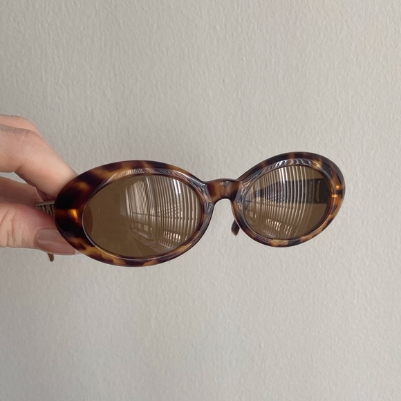 Gianni Versace 527/M MIAMI Vintage Sunglasses - Picture 14 of 16